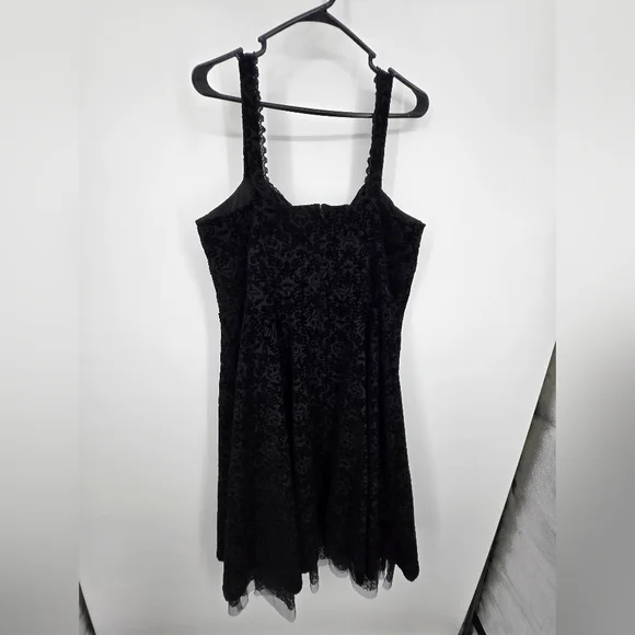 Hot Topic Nightmare Before Christmas Black Velvet Lace-Up Mini Dress Sz 14 (6581 - Picture 7 of 11